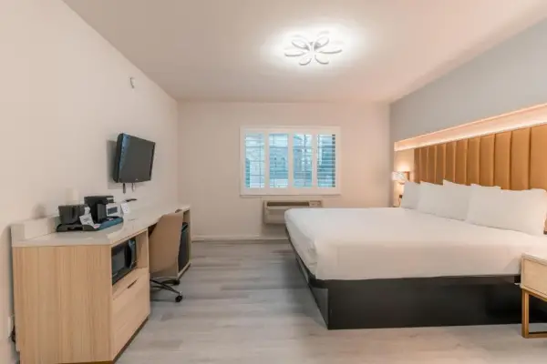 Inn on Broadway 9