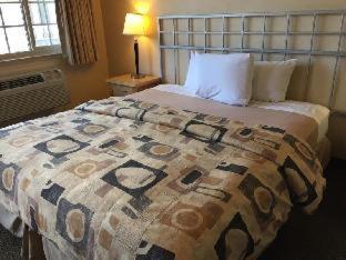 Room #5585309 at Inn on Broadway, photo 2